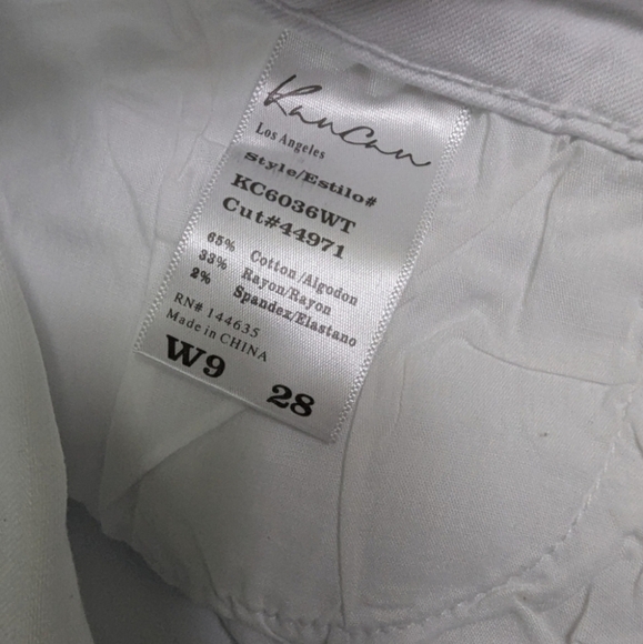 KANCAN NWT Size 9 (28) White Cuffed Denim Shorts - Picture 5 of 7